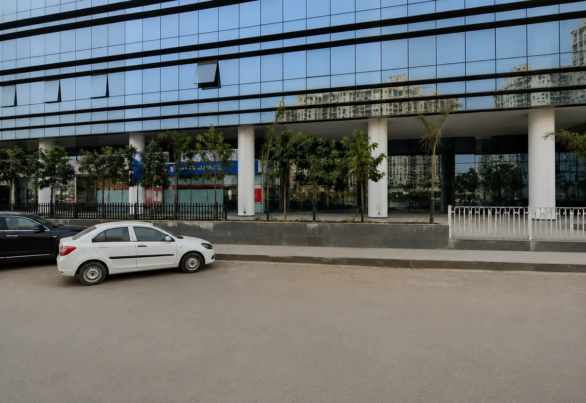 Fashion Dot Pune branch building, Amanora Park Town, Hadapsar